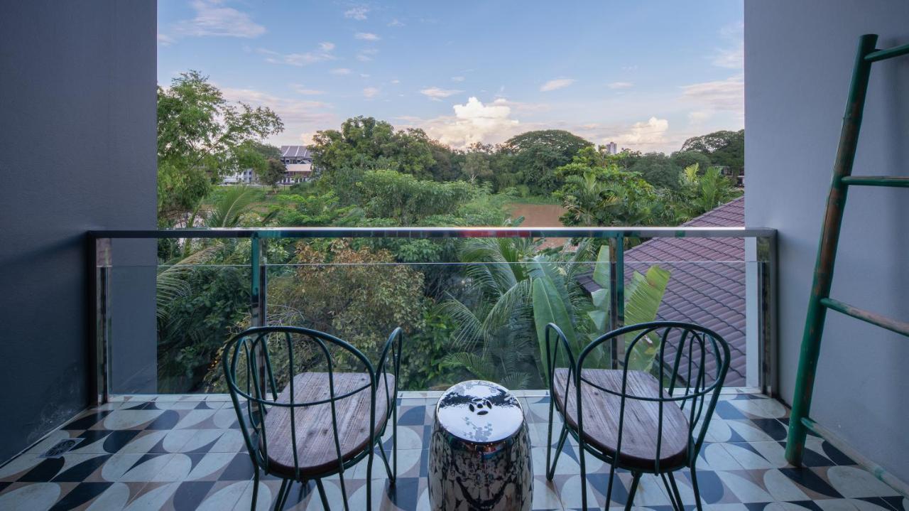 River Art Hotel Chiang Mai Exteriör bild