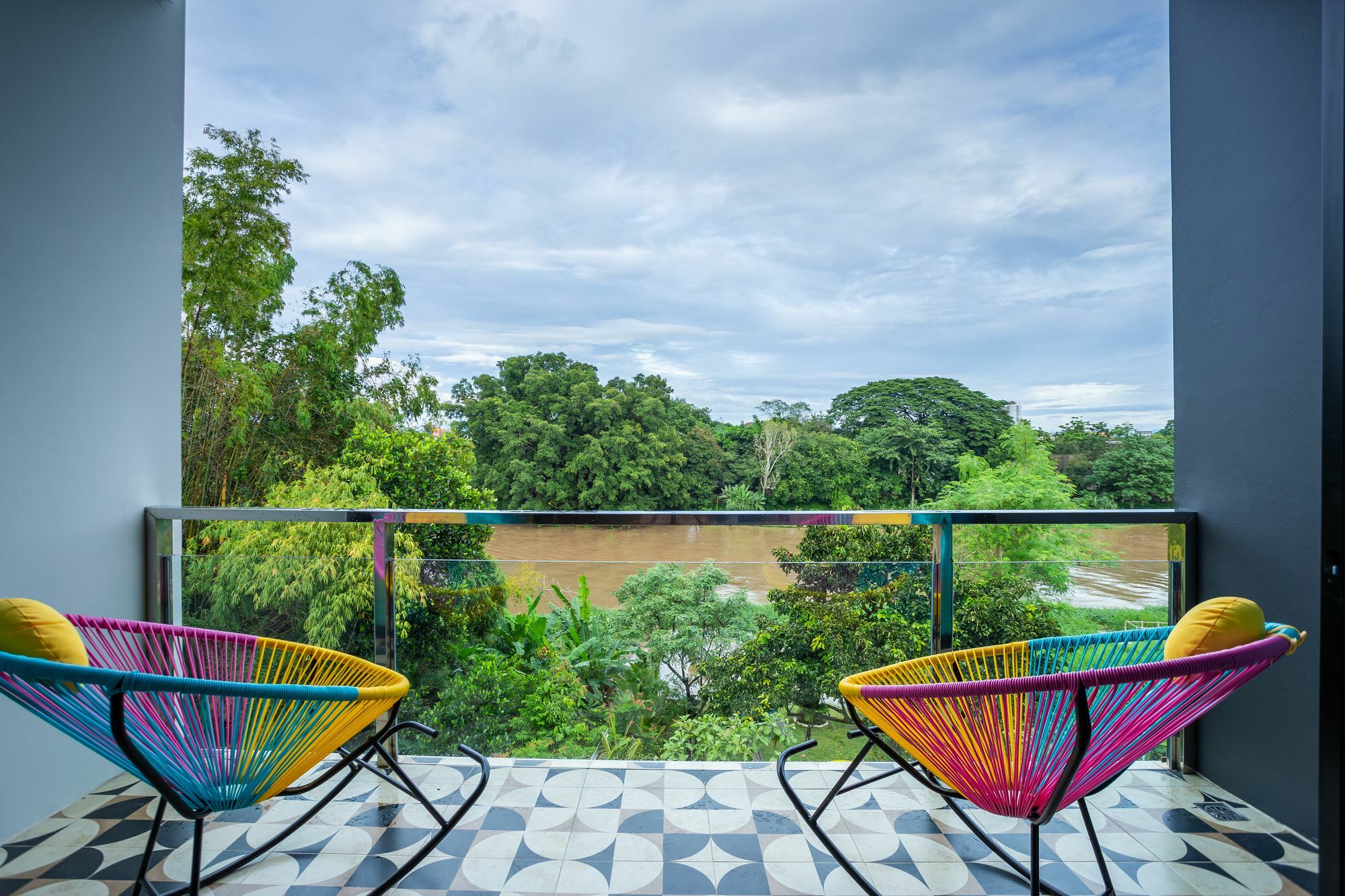 River Art Hotel Chiang Mai Exteriör bild