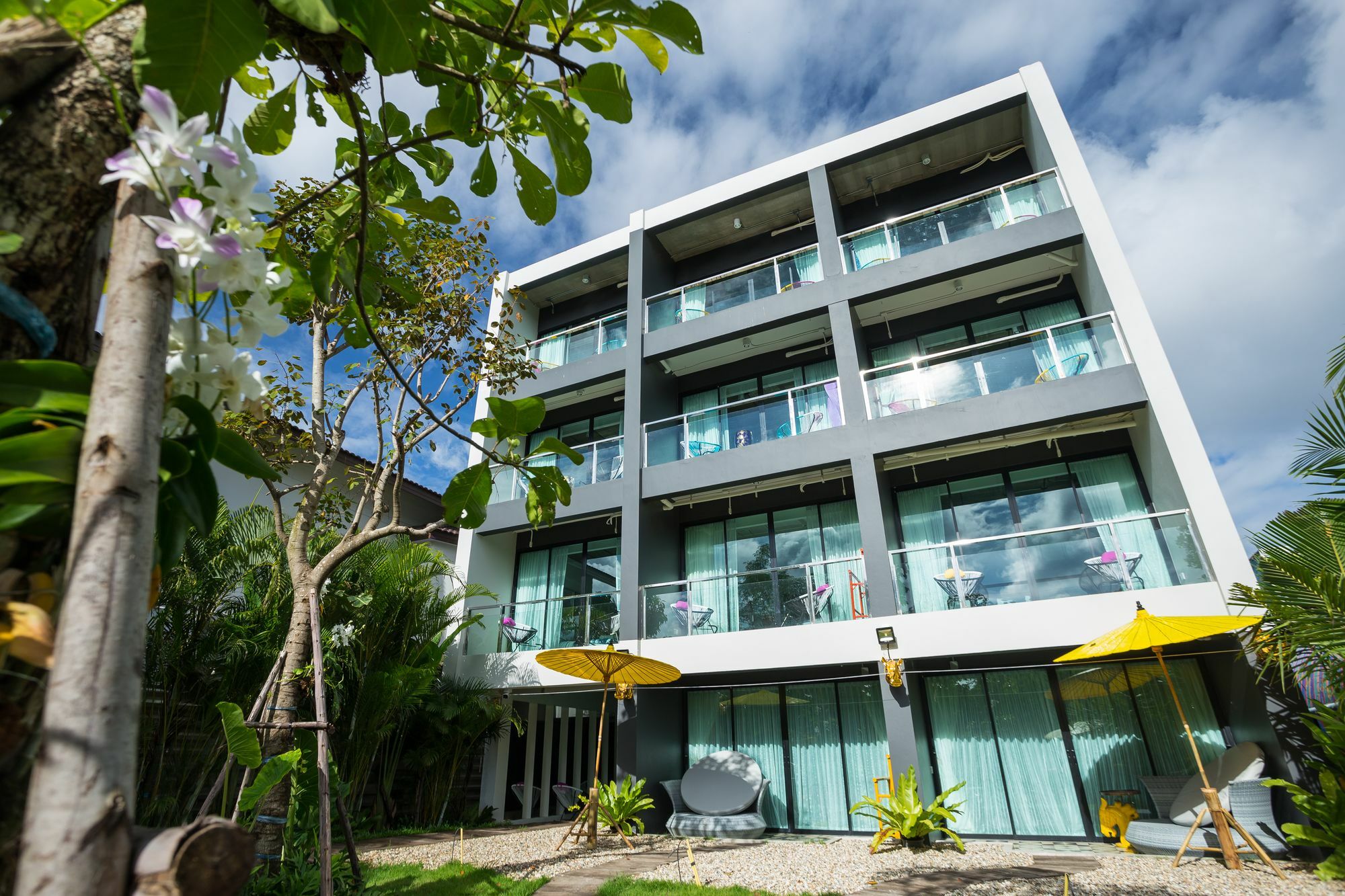 River Art Hotel Chiang Mai Exteriör bild